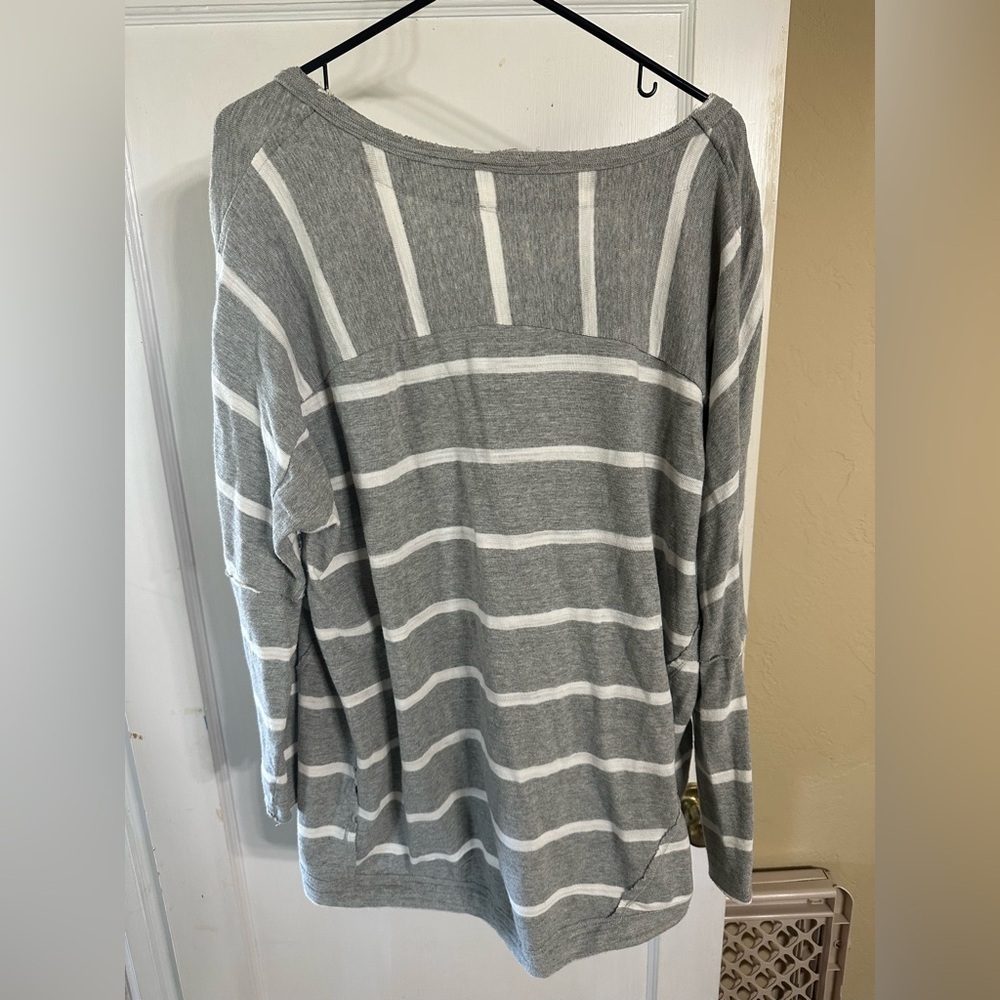Umgee Gray and White Striped Sweater - Picture 3 of 9